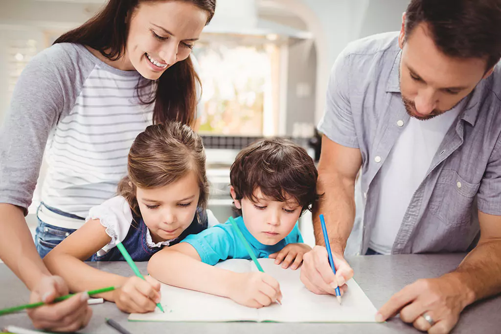 padres en la educación de sus hijos